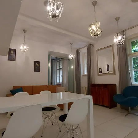 Beautiful In The Old Town Of Apartment Bratislava